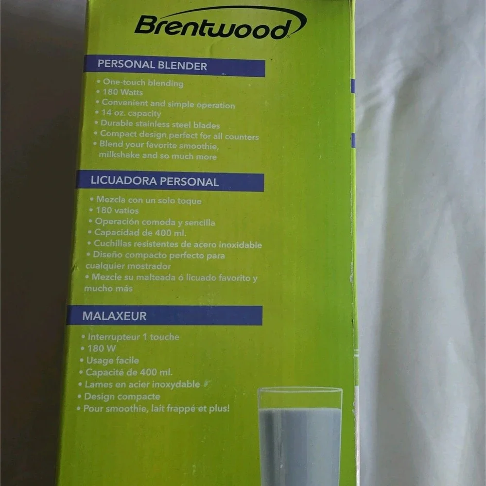Brentwood JB-191 Personal Blender 180W 14 oz Compact Smoothie White/Green